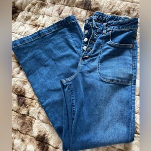 AE Super High Rise Flare Size 12 Short EUC
